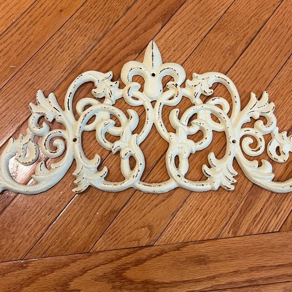 Cream white rustic iron metal wall decor scroll filigree fleur de lis art